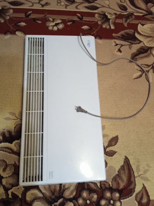 Обогрівач,настінна батарея, конвектор