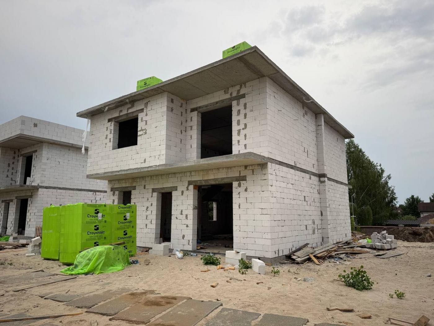 Будинок (від забудовника) 145м² та 4 сотки у закритому КМ OsocorDeLuxe