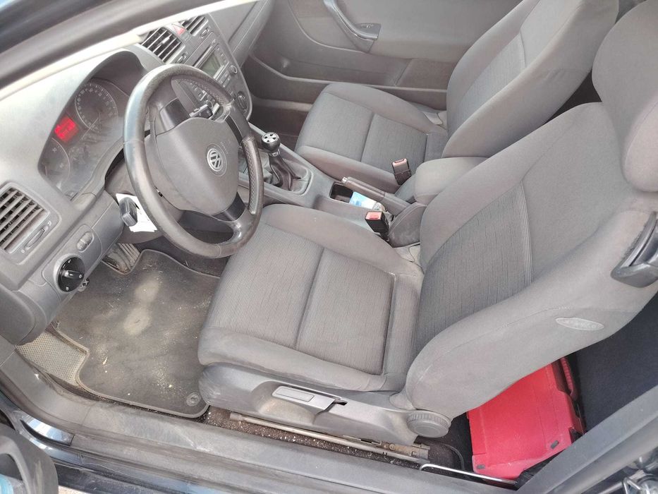 Volkswagen Golf 1.9 comercial