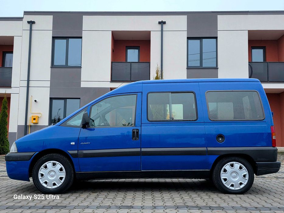 Оригінальний пасажир Citroen Jumpy 2005року 2.0д в рідній фарбі