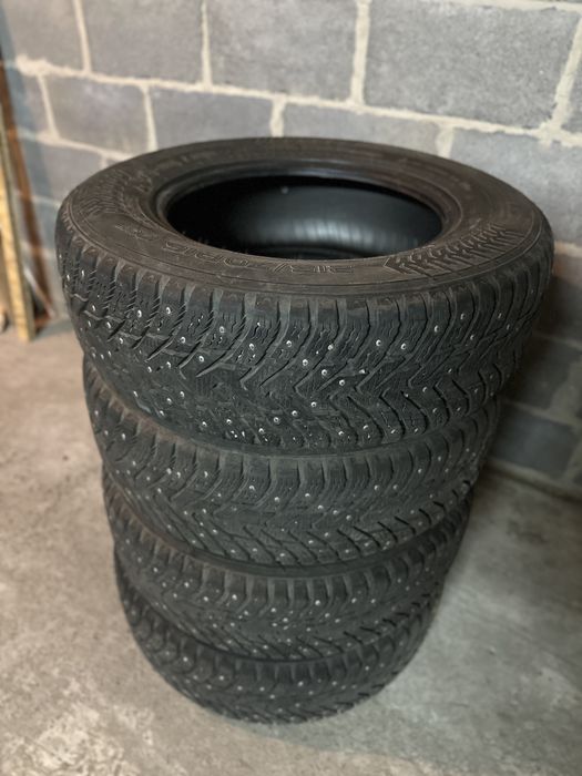 Зимова гума, резина 215/70/R16 nokian