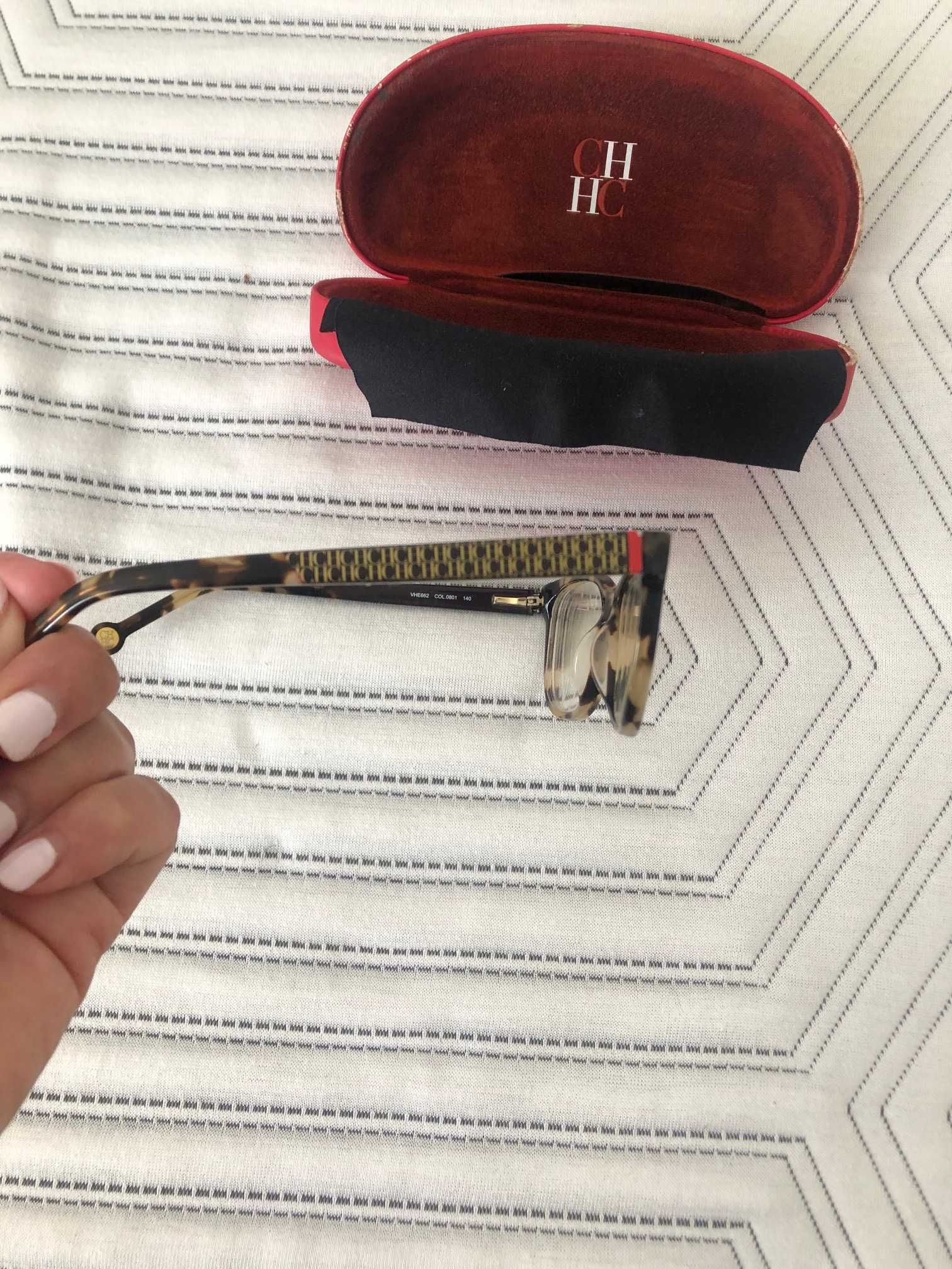 oculos com graduacao usados carolina herrera com caixa