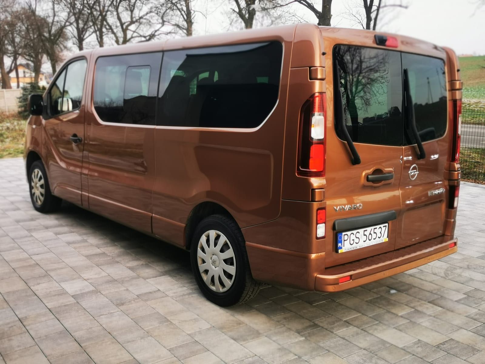 Odstąpię cesje leasingu -Opel Vivaro - 9 osobowy 1.6 BiTurbo 145KM