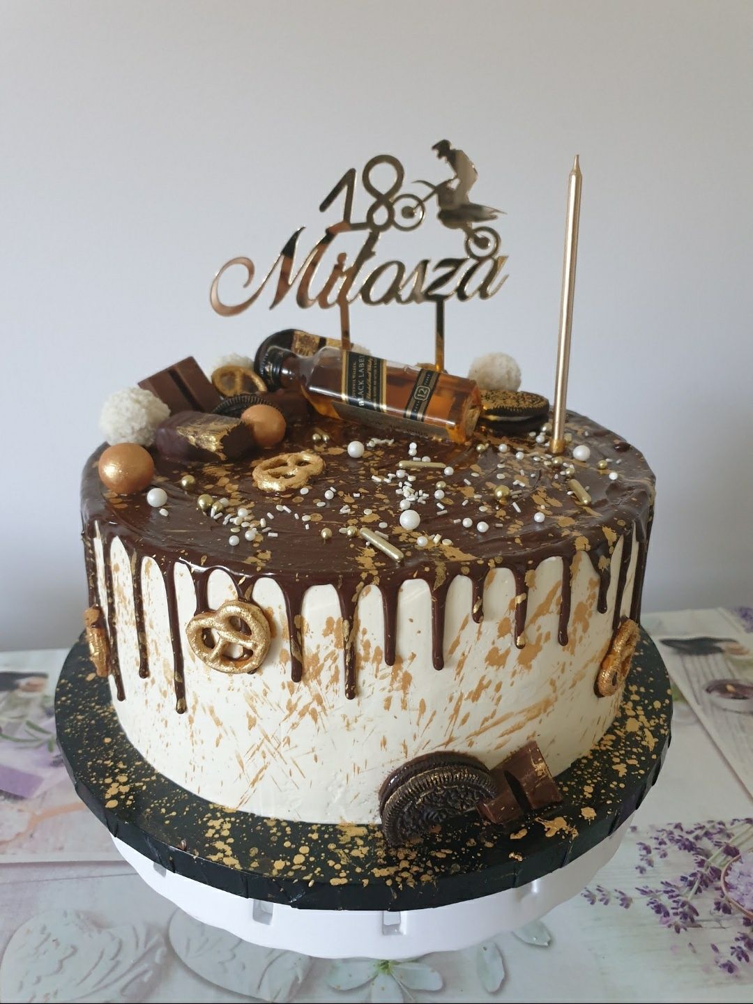 Topper na tort 18 urodziny