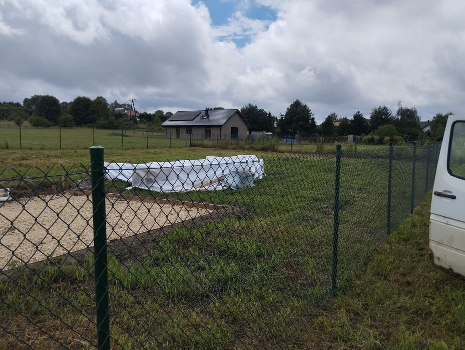Ogrodzenie z siatki siatka ogrodzeniowa