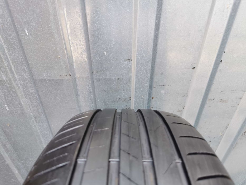 108) Opona - 185/60/15 - Vredestein - 5mm - 1szt - Letnia