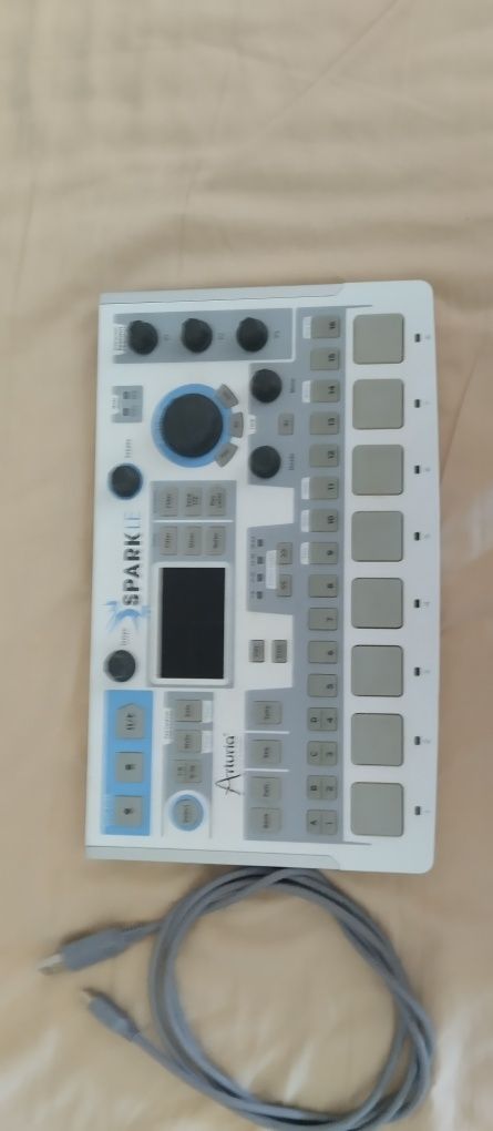 Vende-se Arturia Spark LE (Drum Machine)