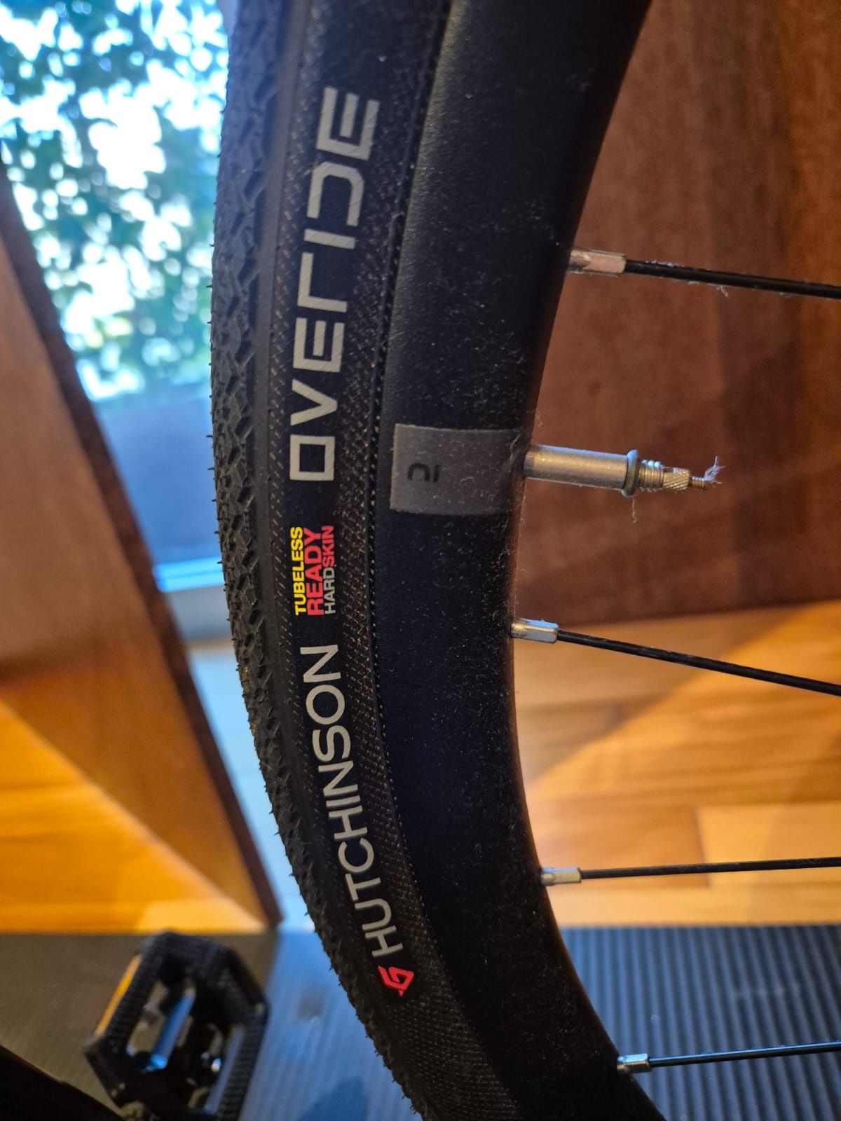 Rolo de treino TACX NEO 2 + Bicicleta TRIBAN RC 520