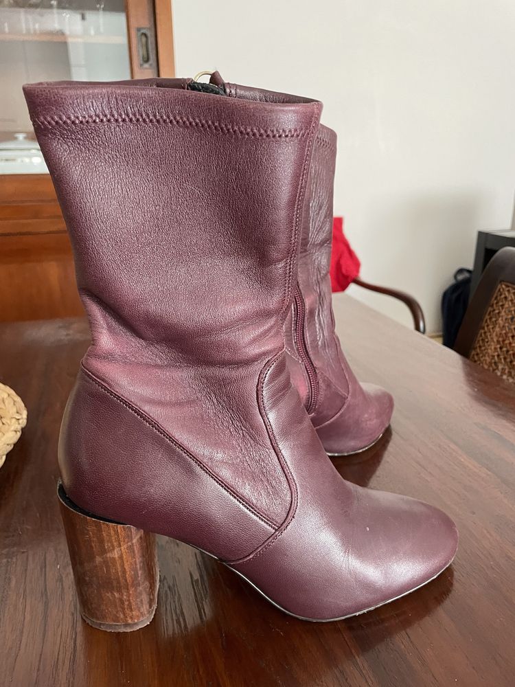 Botas uterque com salto em madeira