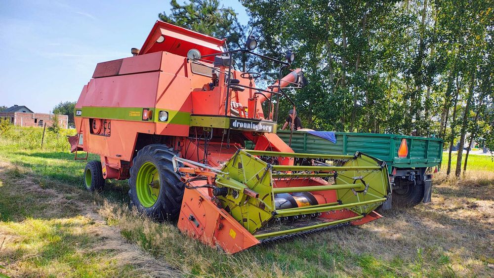 Kombajn zbożowy Dronningborg D3000 super stan, sieczkarnia