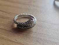 Nowy pierścień w stylu Viking Gothic Runy Odyn Snake