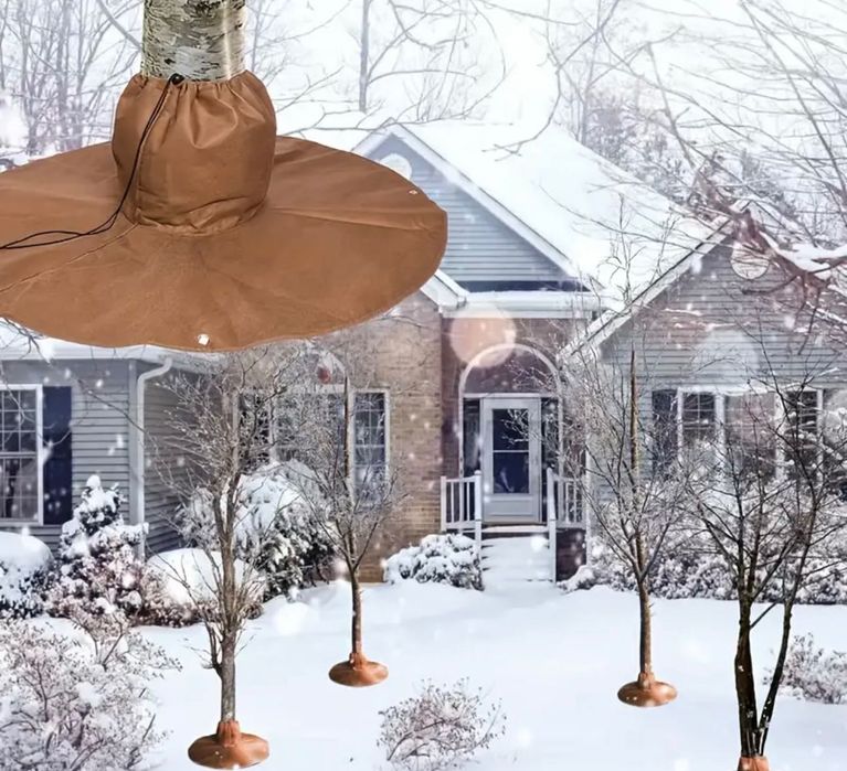 Osłona zimowa korzeni palmy mrozoodpornej i innych roślin w ogrodzie