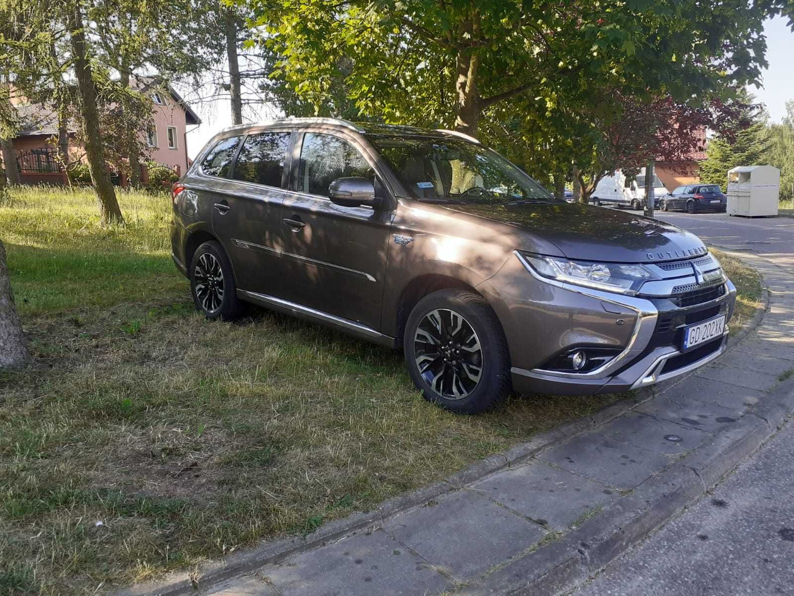 PHEV Mitsubishi Outlander  Intense +
