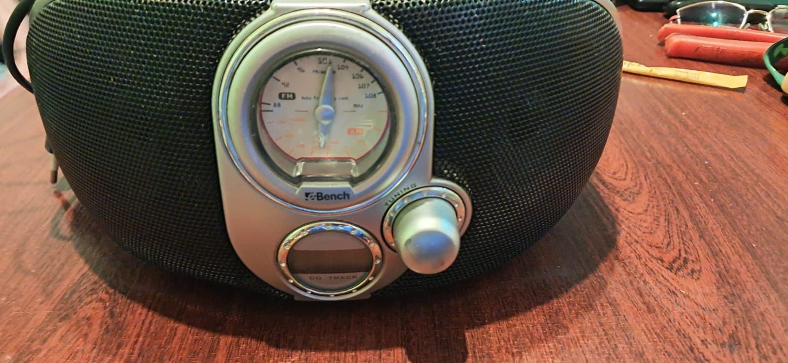 Radio bench radio