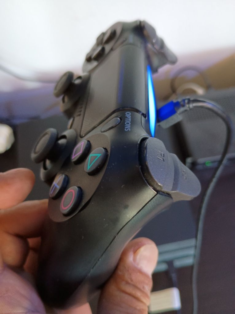 PS4 Pro 12.0 com 1 comando