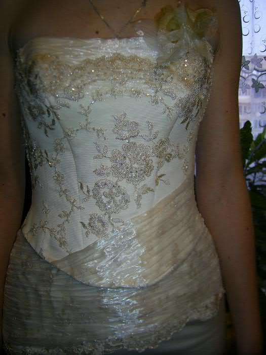 Продам весільну сукню (розмір 42-46)