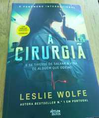 Livro(A cirurgiã)Leslie Wolfe