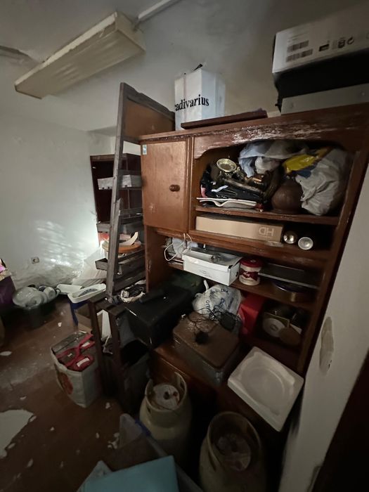 Recolha / limpeza de lojas, armazéns, garagens, casas, etc