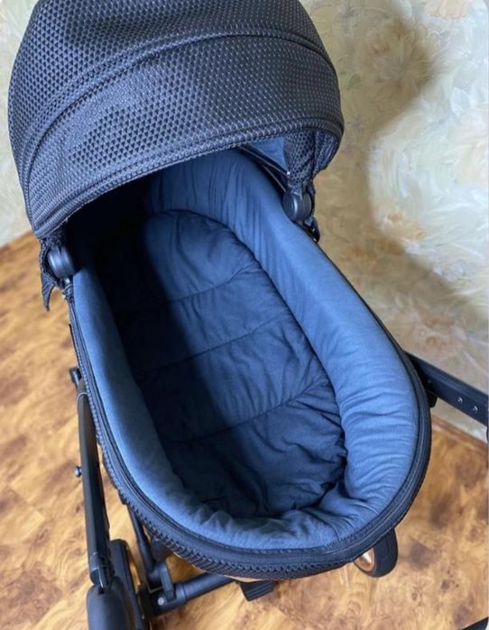 Продам коляску Junama diamond mirror satin