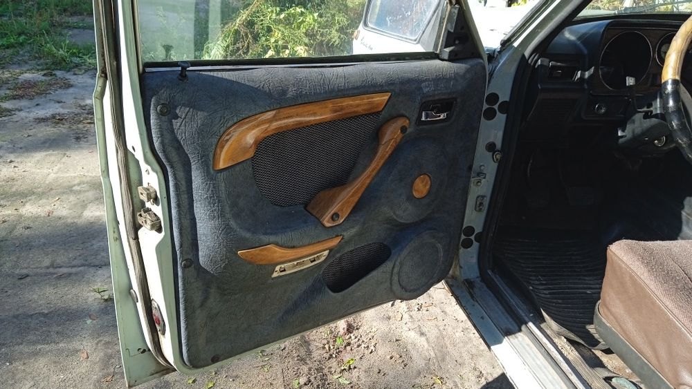 Автомобиль ГАЗ 24-10