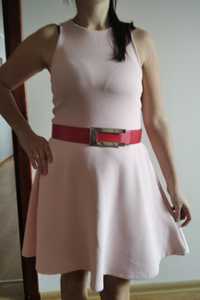 Idealna sukienka Mohito różowa z paskami