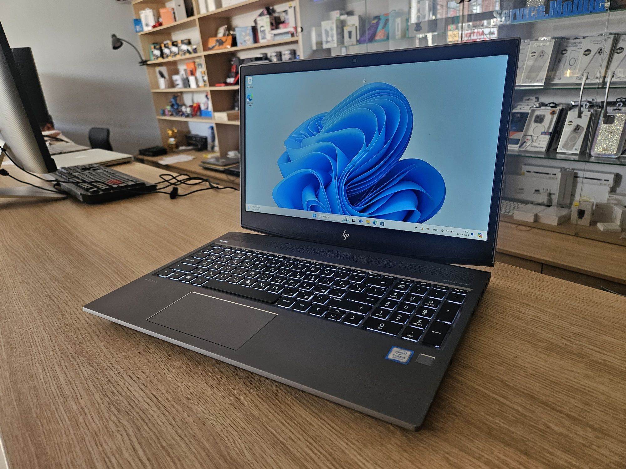 Потужній/як Новий/Батарея 100%/HP 15v/i5/16/512ssd/IPS/Магазин