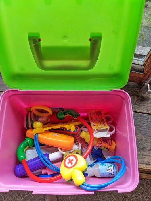 Іграшки дитячі, для ляльки, аптечка, магазин щ касою і грошима інші