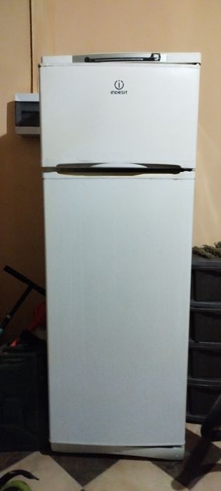 Холодильник INDESIT