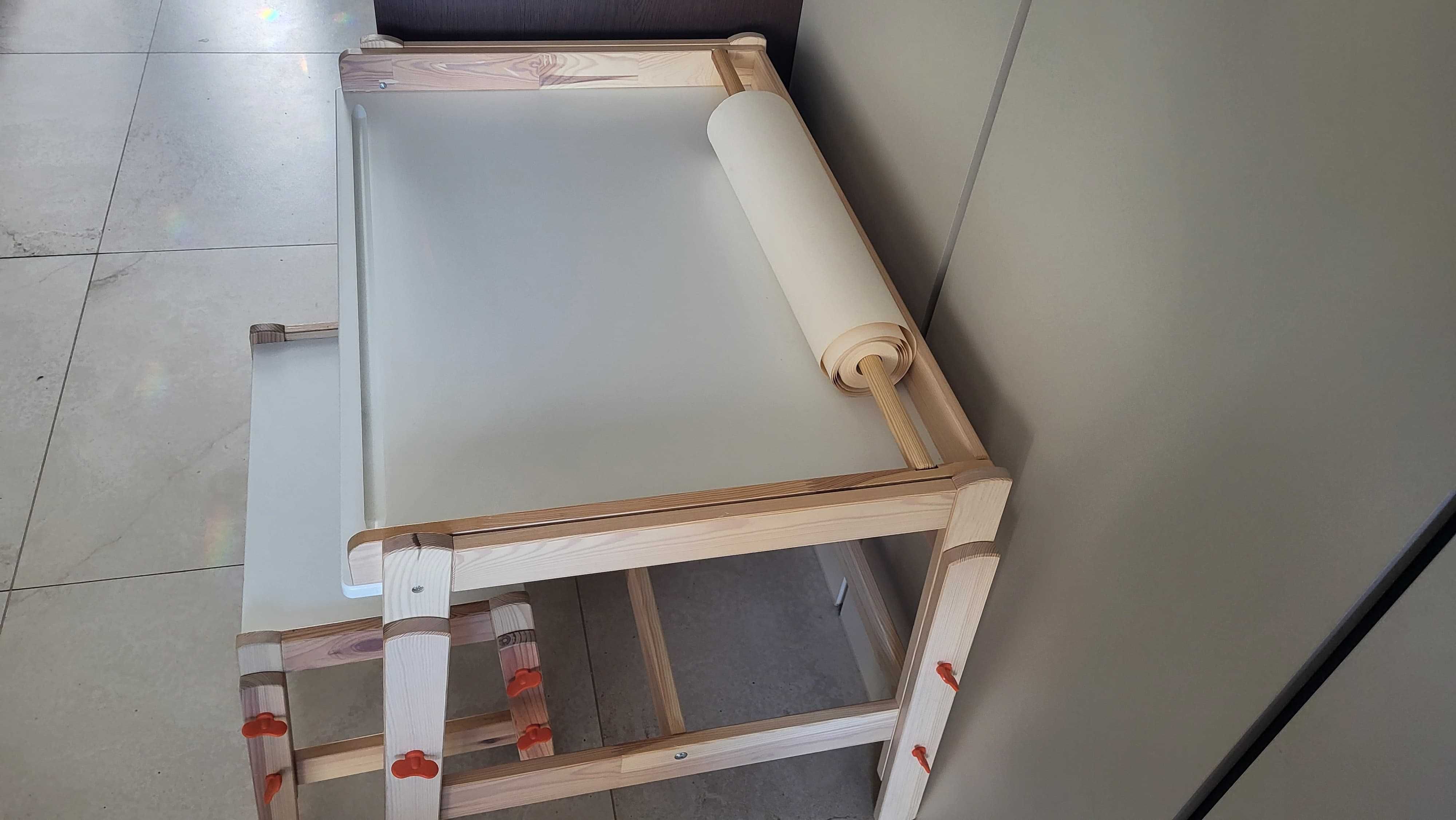 Biurko Ikea dla dzieci Flisat