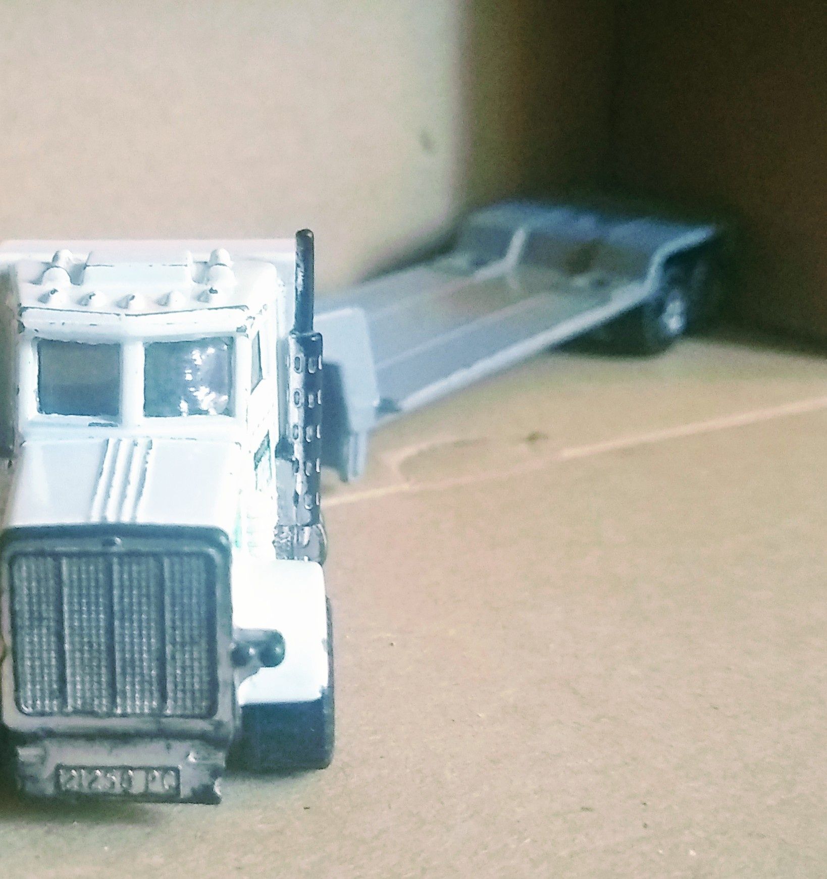 Matchbox Peterbilt White Ace Truck Trailer 1981