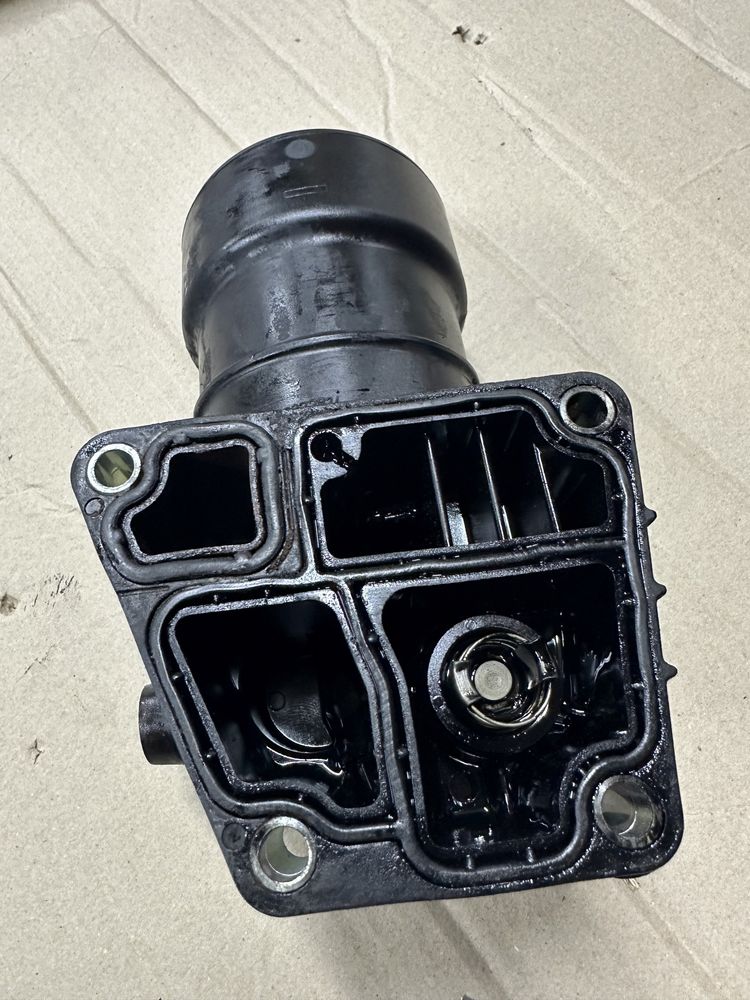 Корпус масляного фільтра CFF CFGB CAY Passat B7