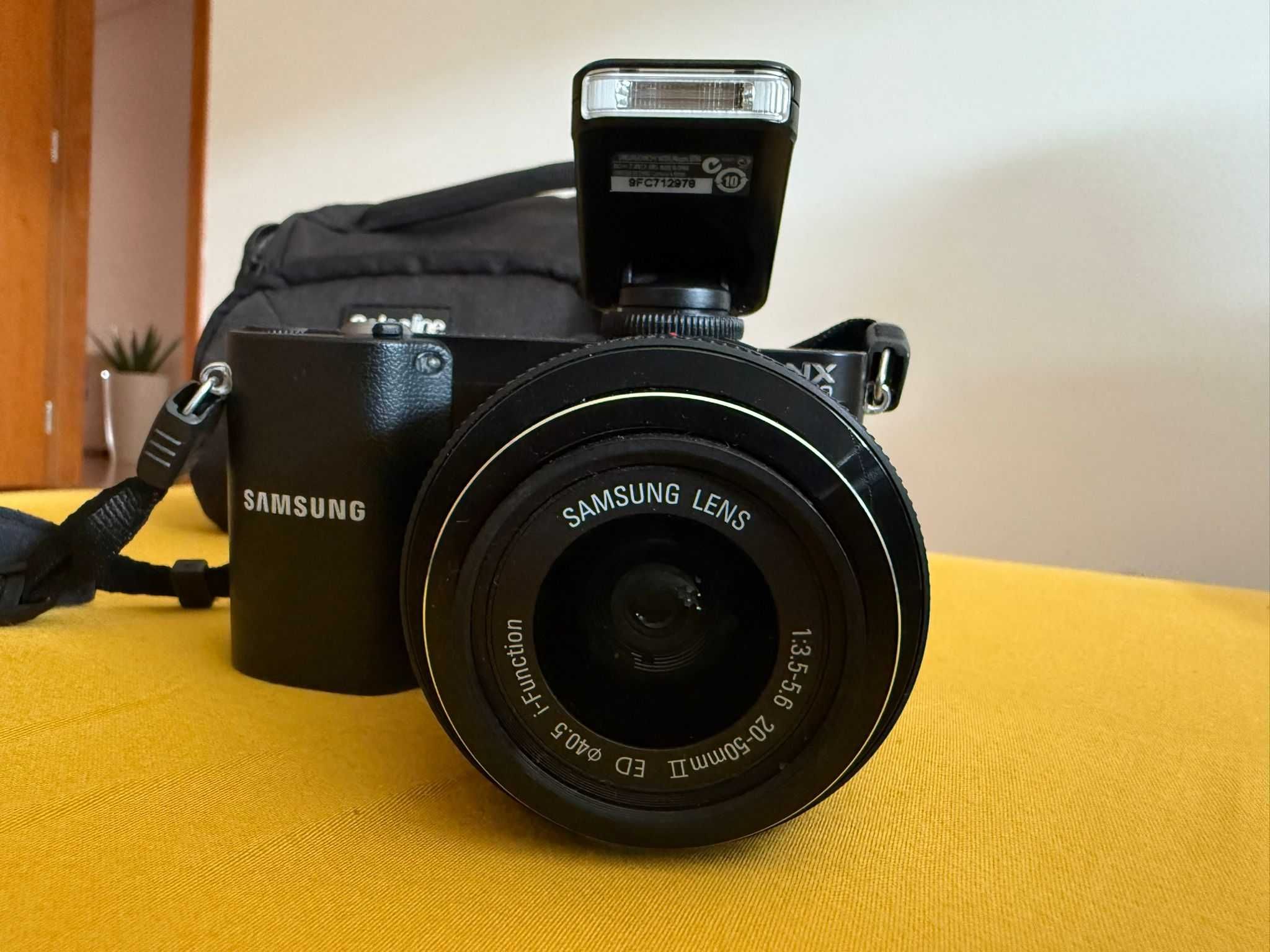 Câmara fotográfica Samsung NX1000 + lente NX 20-50mm f/3.5-5.6 ED