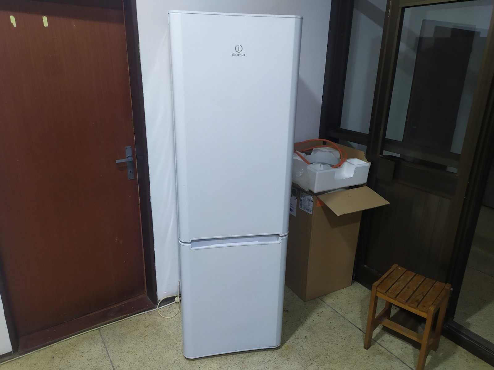 двухкамерный холодильник  Indesit BIA 181