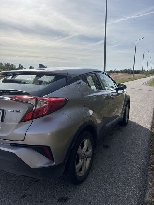 Sprzedam Toyota C-HR Hybryda salon Polska