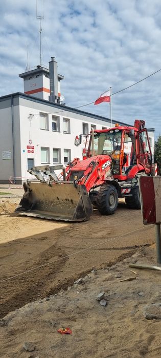 usługi koparko-ładowarką z operatorem