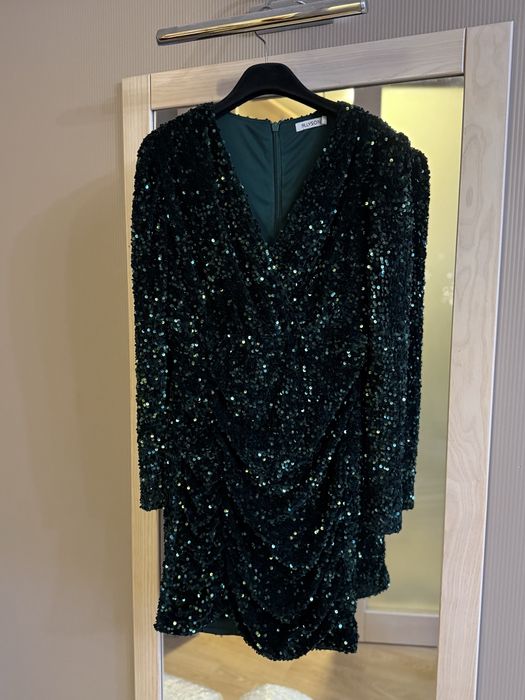 Платье с паетками, зелёного цвета, размер l, новое, бренд allyson