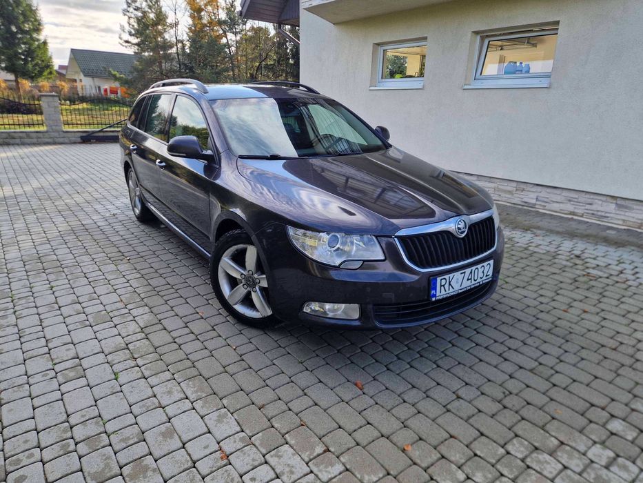SKODA SUPERB 1.6 TDI KOMBI 2011r.  271000 km