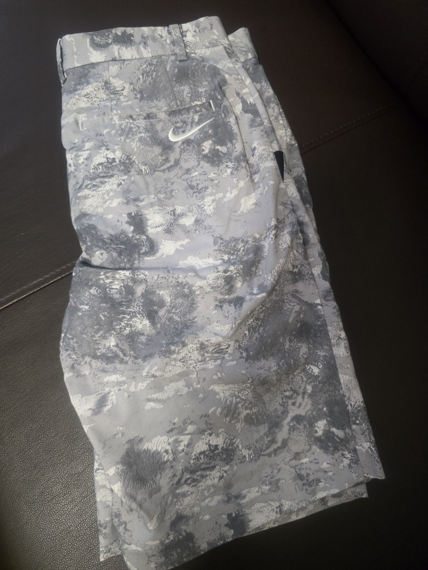 Sprzedam spodenki męskie NIKE rozm.M-32