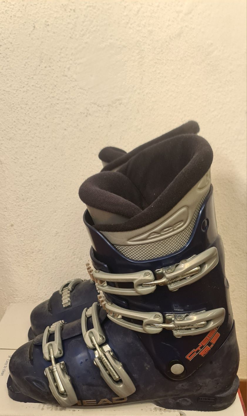 Vendo botas de Ski dois pares novas e um par usadas