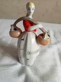 Девушка с грибами Полонное статуэтка