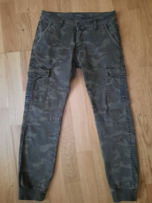 Камуфляжні джогери і рубашка на хлопчика розмір 140-146