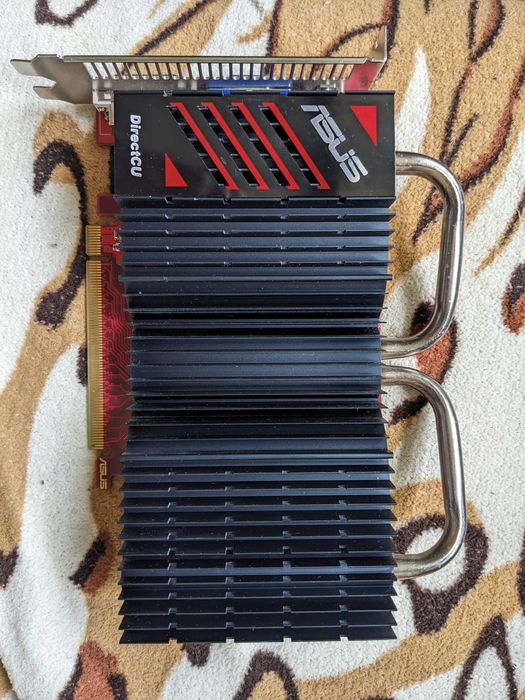 Відеокарта ASUS Radeon HD 6670 DirectCU Silent