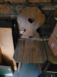Stare krzesło góralskie, zydel z sercem - używane - 2 sztuki