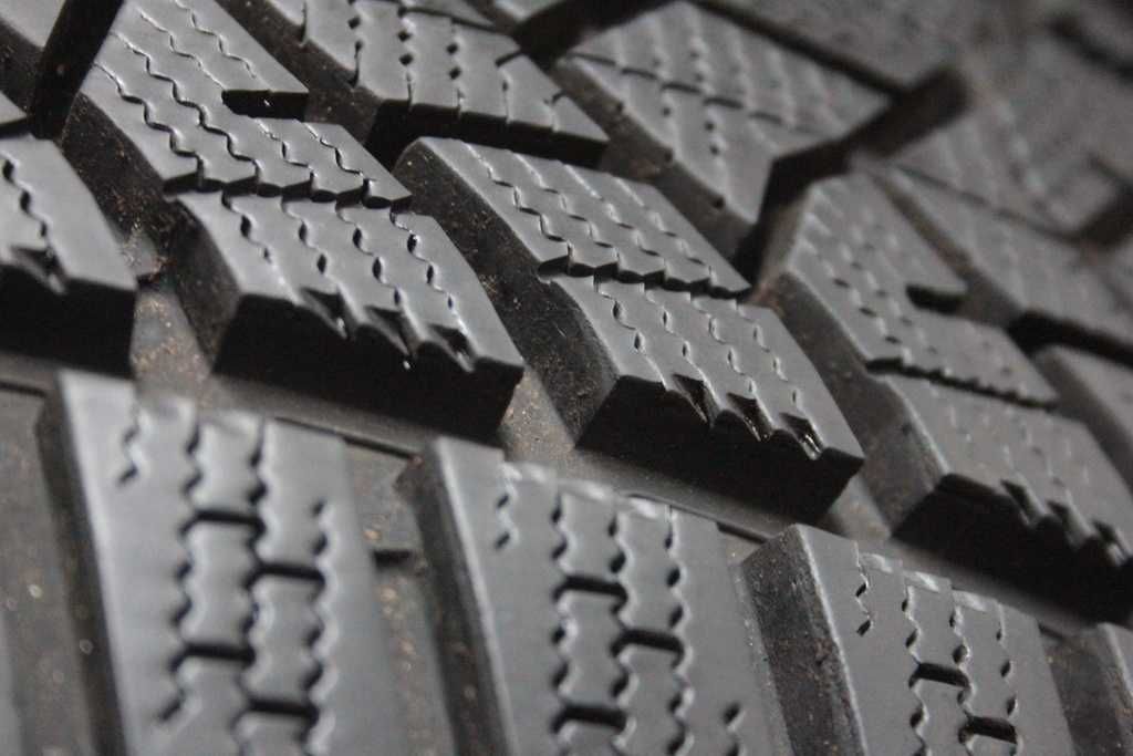 215/60/16 Dunlop Winter Sport 5 215/60 R16 95H 2x8mm 2020r