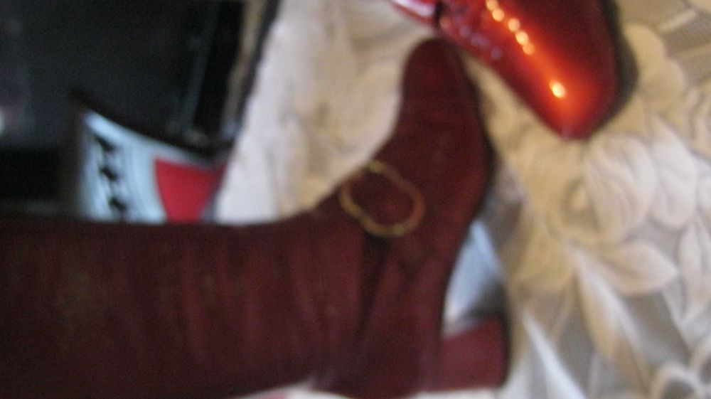 Eksluzywne hiszpańskie kozaki  ze skóry naturalnej lakierowanej.