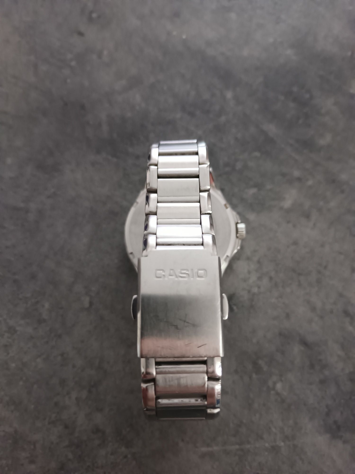 Zegarek Casio Edifice WR 100M