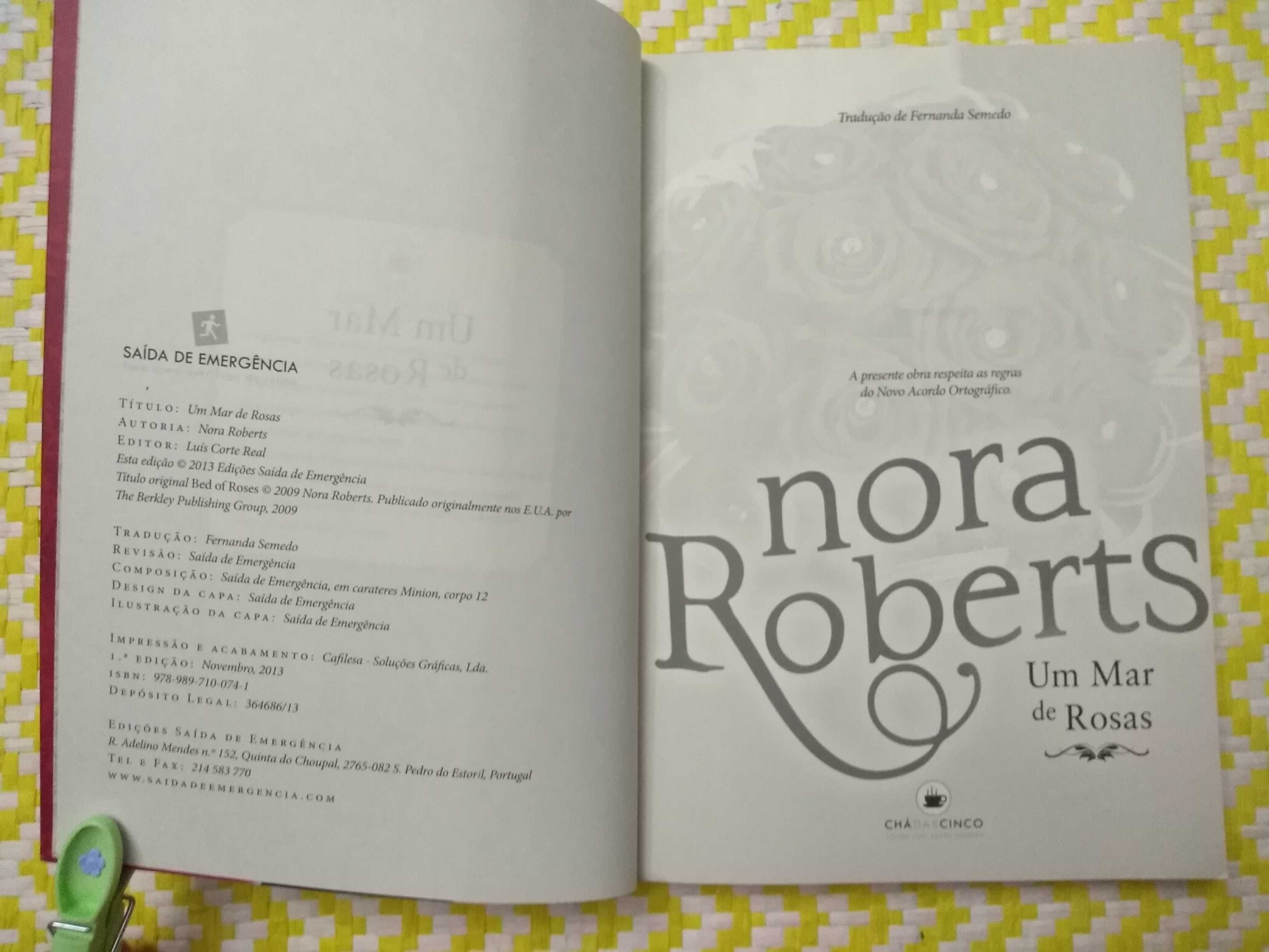 UM MAR DE ROSAS
de Nora Roberts