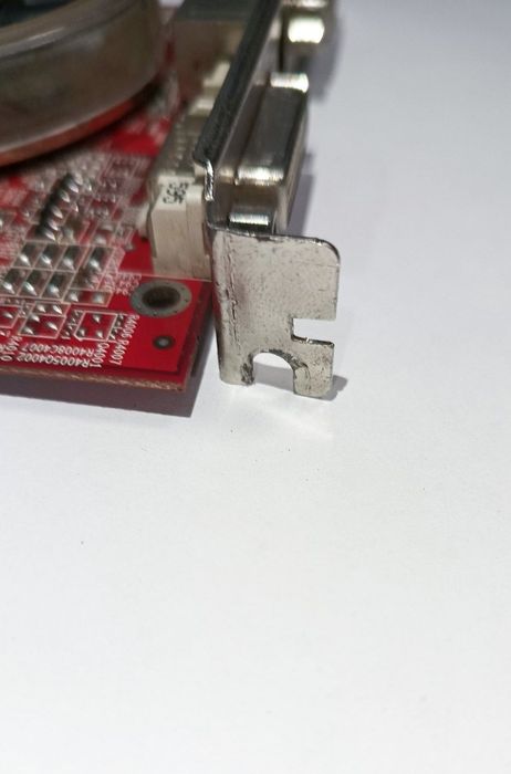 Видеокарта ATI Radeon X1600 512 МБ