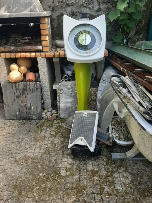 Balança Antiga Avery com Moedeiro de 5 Escudos