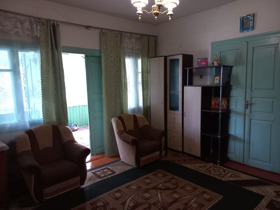 Великий будинок в смт. Соснове